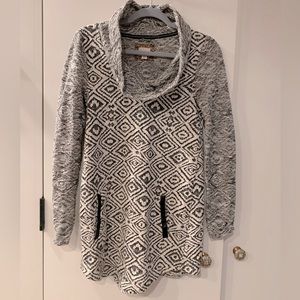 Anthropologie Black and Creme Boho Pattern Long-sleeve Tunic Size S